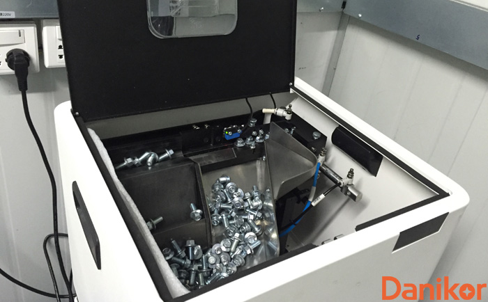 振動(dòng)盤式自動(dòng)送釘機(jī)